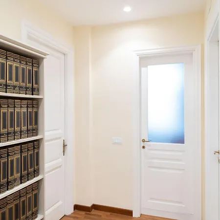 Ampio A 500 Mt Dai Musei Vaticani Apartament *